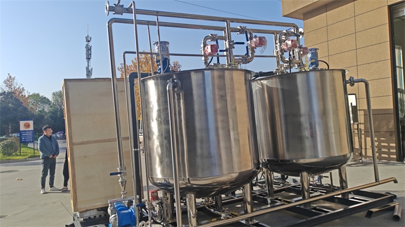 一級(jí)反滲透設(shè)備